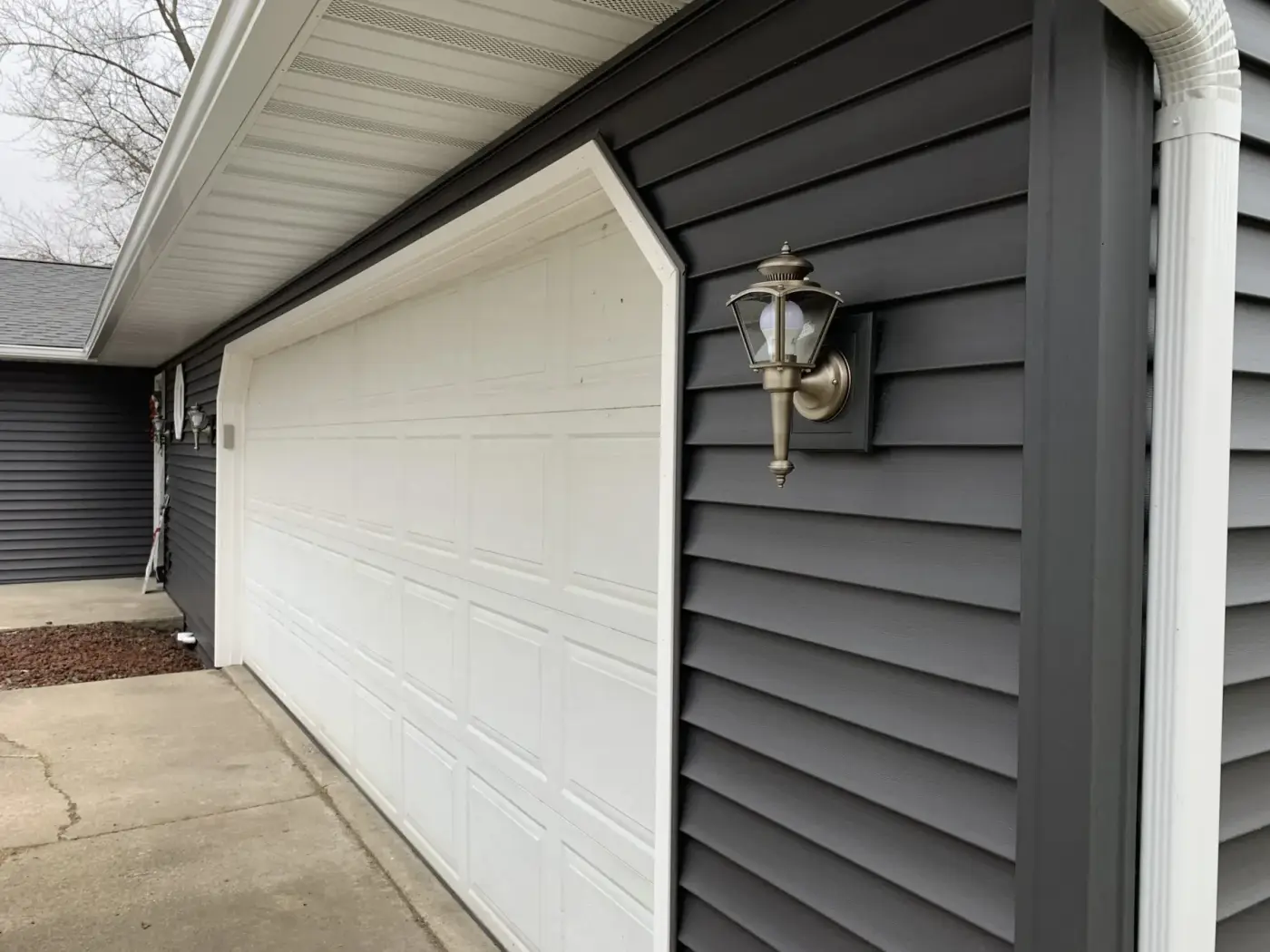 Exterior Remodeling Portfolio gallery - vinyl siding4