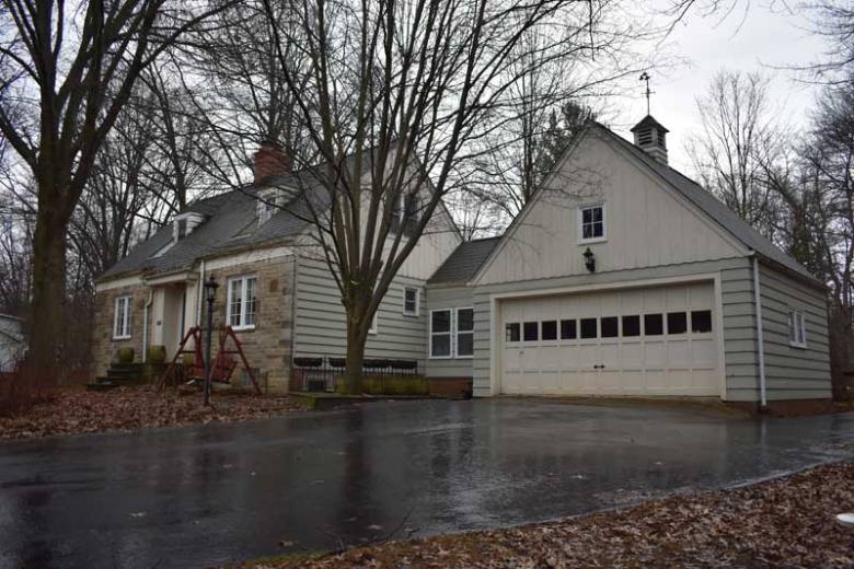 Vinyl Siding project gallery - 001 01 siding cleveland heights beforer photo 01