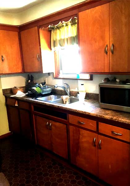 Cabinet Refacing gallery image 35 - 035 cabinet refacing cleveland before 9242015