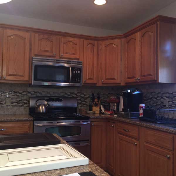 Cabinet Refacing gallery image 37 - 037 cabinet refacing before cleveland 1